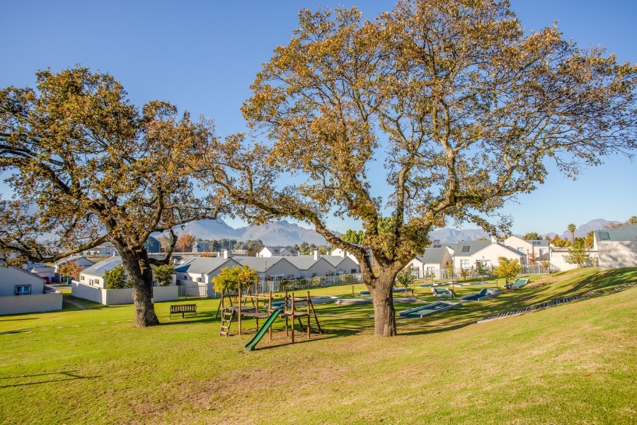 4 Bedroom Property for Sale in Honeydew Country Estate Western Cape